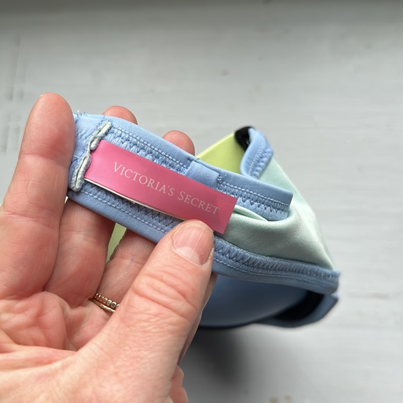 Hardly work Victoria’s Secret bathing suit top - Picture 2 of 3